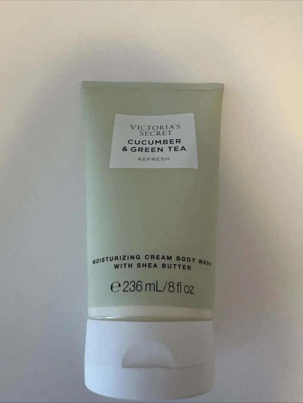 Victoria’s Secret Cucumber & Green Tea Moisturizing Cream Body Wash 8 oz – NEW